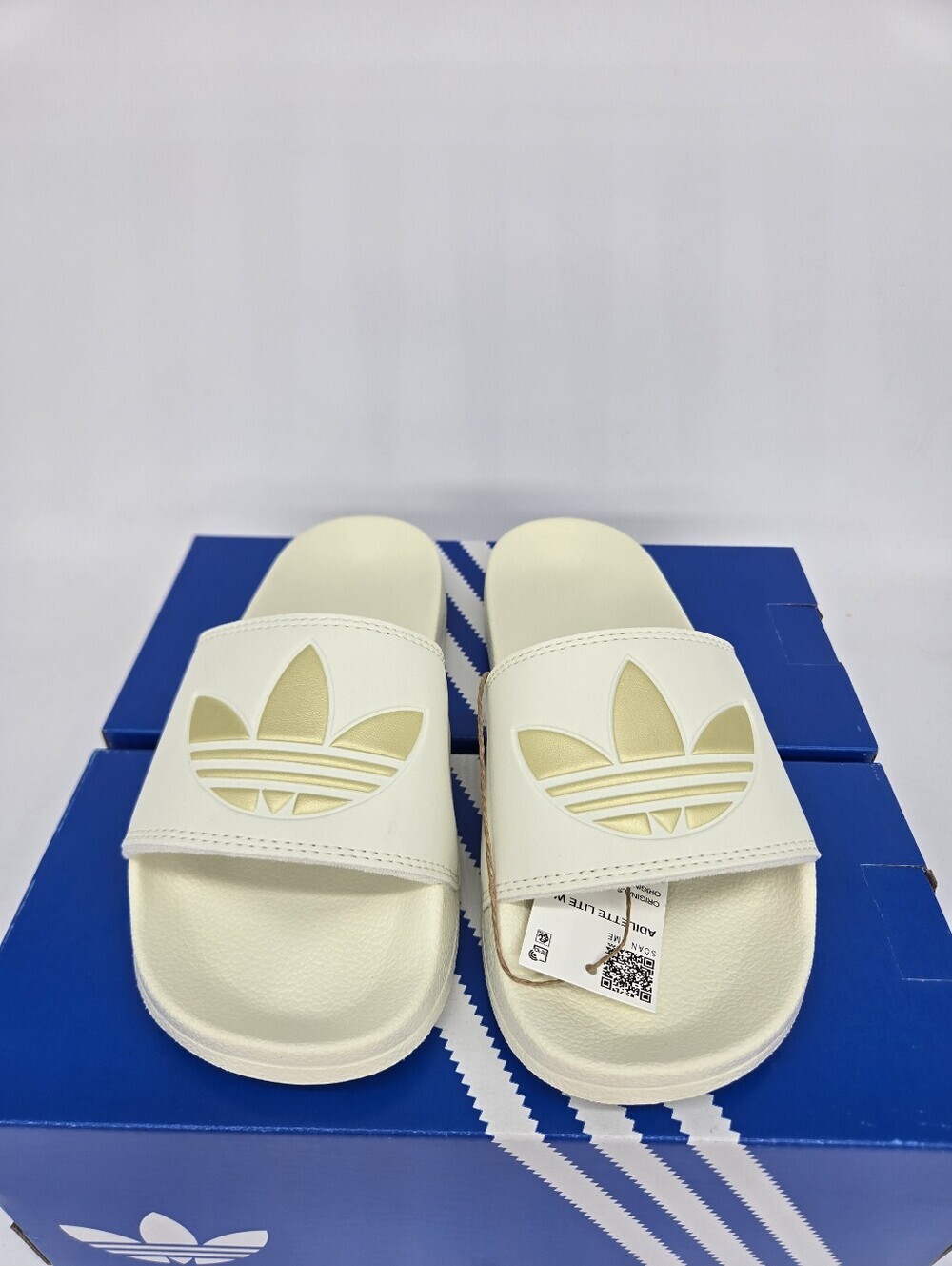adidas Women's Adilette Lite IE2988 Ivory Gold Metallic Slides Shoes Size 10